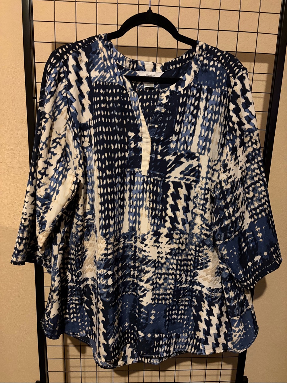 CJ Banks Woven Navy and Tan Patterned Women's Tunic Top